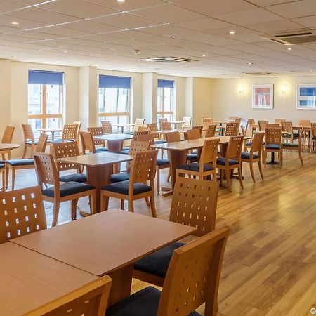 Ramada Encore Йорк Экстерьер фото