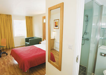 Ramada Encore Йорк Экстерьер фото
